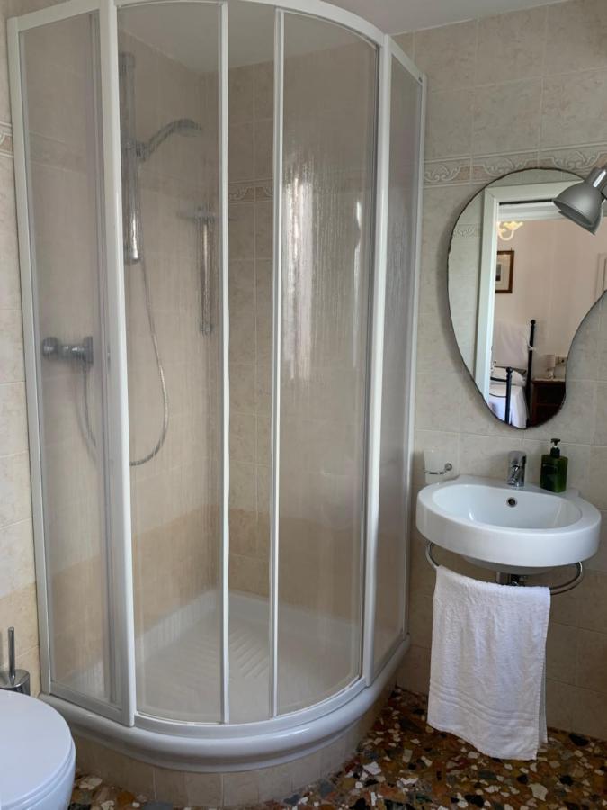 B&B Al Teatro With Canal View Venedik Dış mekan fotoğraf