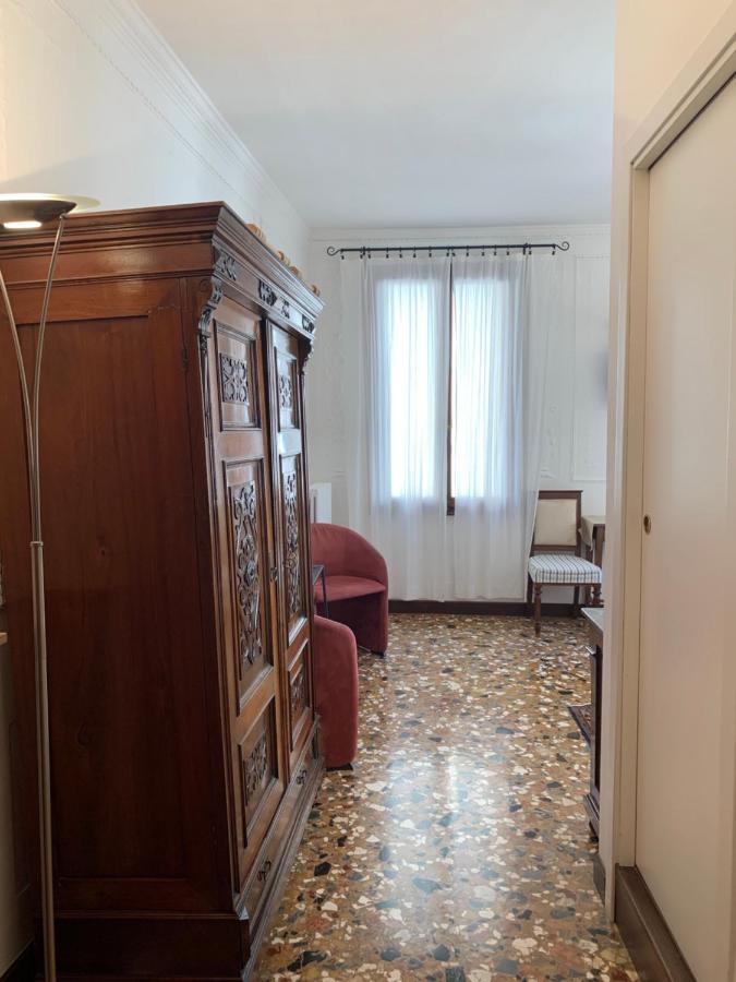 B&B Al Teatro With Canal View Venedik Dış mekan fotoğraf